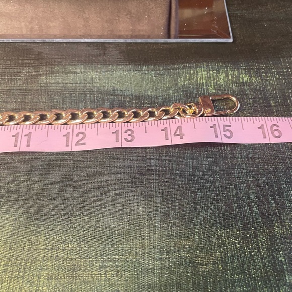 #316 Louis Vuitton padlock without key on unbranded necklace chain - Picture 5 of 5